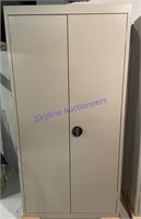 Metal Storage Cabinet W/Key