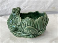 Vintage McCoy Frog & Lotus Planter