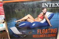 2 INTEX FLOATING RECLINER LOUNGES