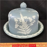 PRETTY BLUE & WHITE ANTIQUE COVERED CHEESE DISH