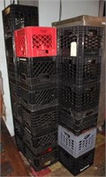 approx. 30 plastic crates
