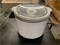 SMALL CROCK POT