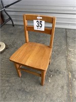 Child's Oak Chair (U231)
