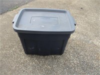 18 Gallon Rubbermaid Tote with Lid