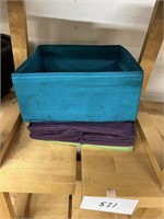 COLLAPSIBLE STORAGE CONTAINERS