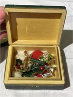 6 Vintage Christmas Brooches