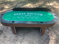 Texas Hold ‘Em and Blackjack table
