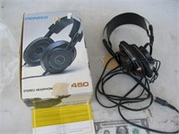 Pioneer SE-450 Stereo Headphones in Box - Foam