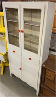 White Painted Deco Style Kitchen Cabinet