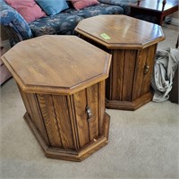 M107 Two end tables