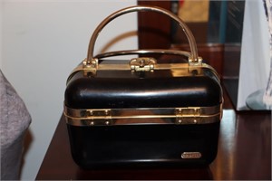 Baulotto Italy box purse train case handbag