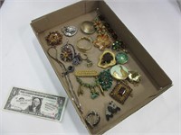 Assorted vintage jewelry