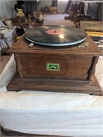 Antique Victor talking machine crank phonograph