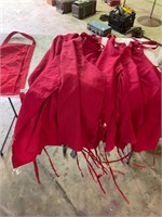 10 red aprons