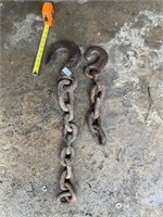 2 large hooks and chain pieces