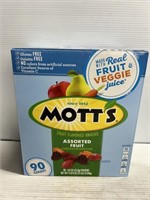 Mott’s fruit flavored snacks 90 ct best by Aug