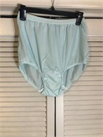 VINTAGE LEGGS NYLON PANTIES SIZE 8