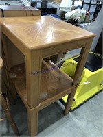 Pair of end tables, 20x22x19T