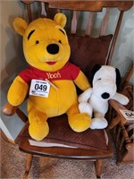 Winnie the Pooh 26" & Snoopy