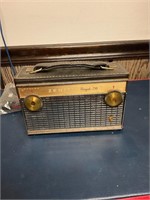 Zenith Royal 710 radio