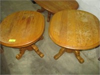 2 pine end tables