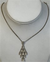 LOVELY STERLING SILVER CHAIN WITH PENDANT