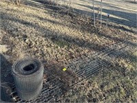 2 METAL FENCE PANELS, 2 ROLLS CHICKEN WIRE