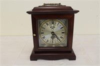 Rensington battery powered mantel clock