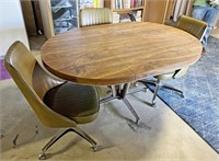 Vintage Table and 3 Chairs - Super Cool!