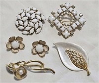 White Glass Stone/Pearl Brooches