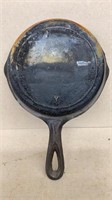 Small cast iron skillet Y
