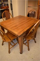QUALITY Liberty Furniture Table & 4 Chairs