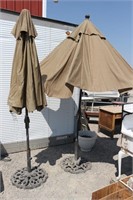 Pair of Outdoor Patio Umbrellas (read condition)