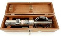 Voltmètre A-T Voltmeter 390 avec boîtier en bois
