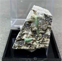 Natural green emerald mineral 35mm x 50mm