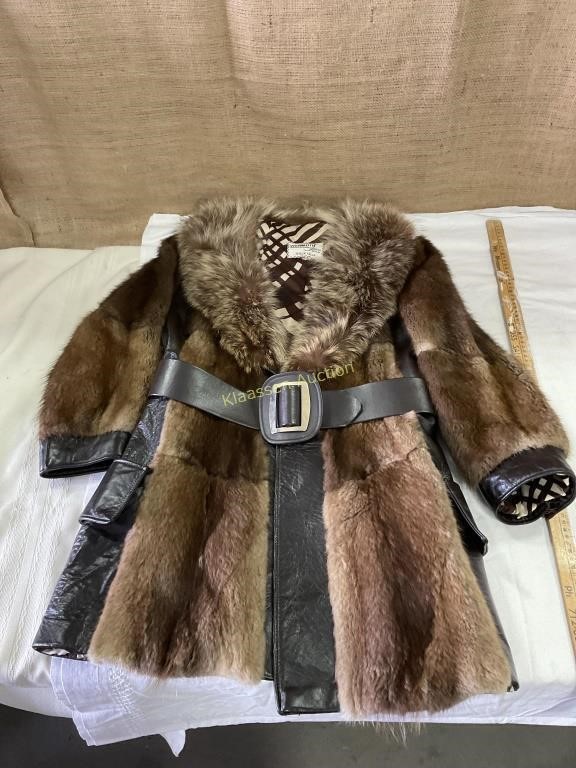 Women’s small fur and leather vintage winter coat