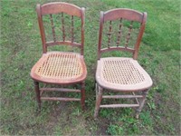 2 CAN BOTTOM CHAIRS