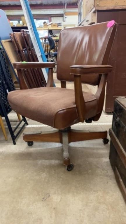 LEATHER & CLOTH VINTAGE OFFICE CHAIR WITH WHEELS