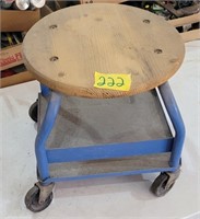Shop stool w/rollers