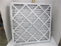 New - 2 furnace filters, 20 x 20 x 2"