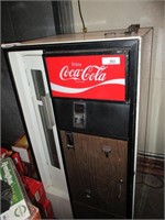 COCA COLA MACHINE