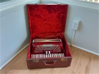 Made in Italy Accordion with Accessories