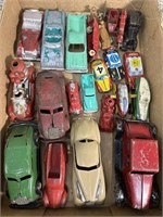 Box of vintage metal toy cars/trucks
