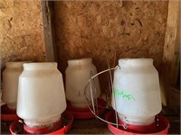 POULTRY FEEDERS / WATERERS