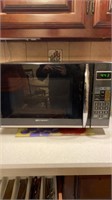 Emerson microwave 1100 watts, with grilling unit