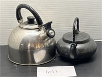 (2) camping kettles