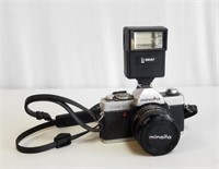 MINOLTA XG7 35mm Camera w/ flash unit