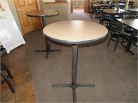 Oakstreet Tables 30" Round