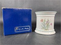 Elizabeth Arden Flowers Design White Planter