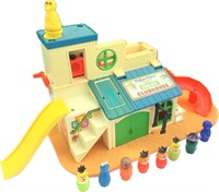 Fisher Price Sesame Street Clubhouse w/accessories